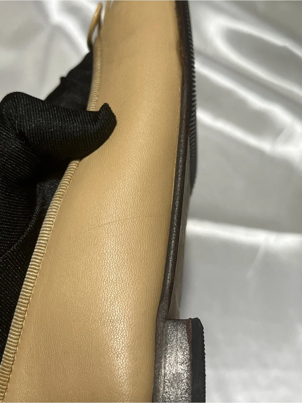 CHANEL Two-Tone Beige and Black Leather Ballet Flats with Bow